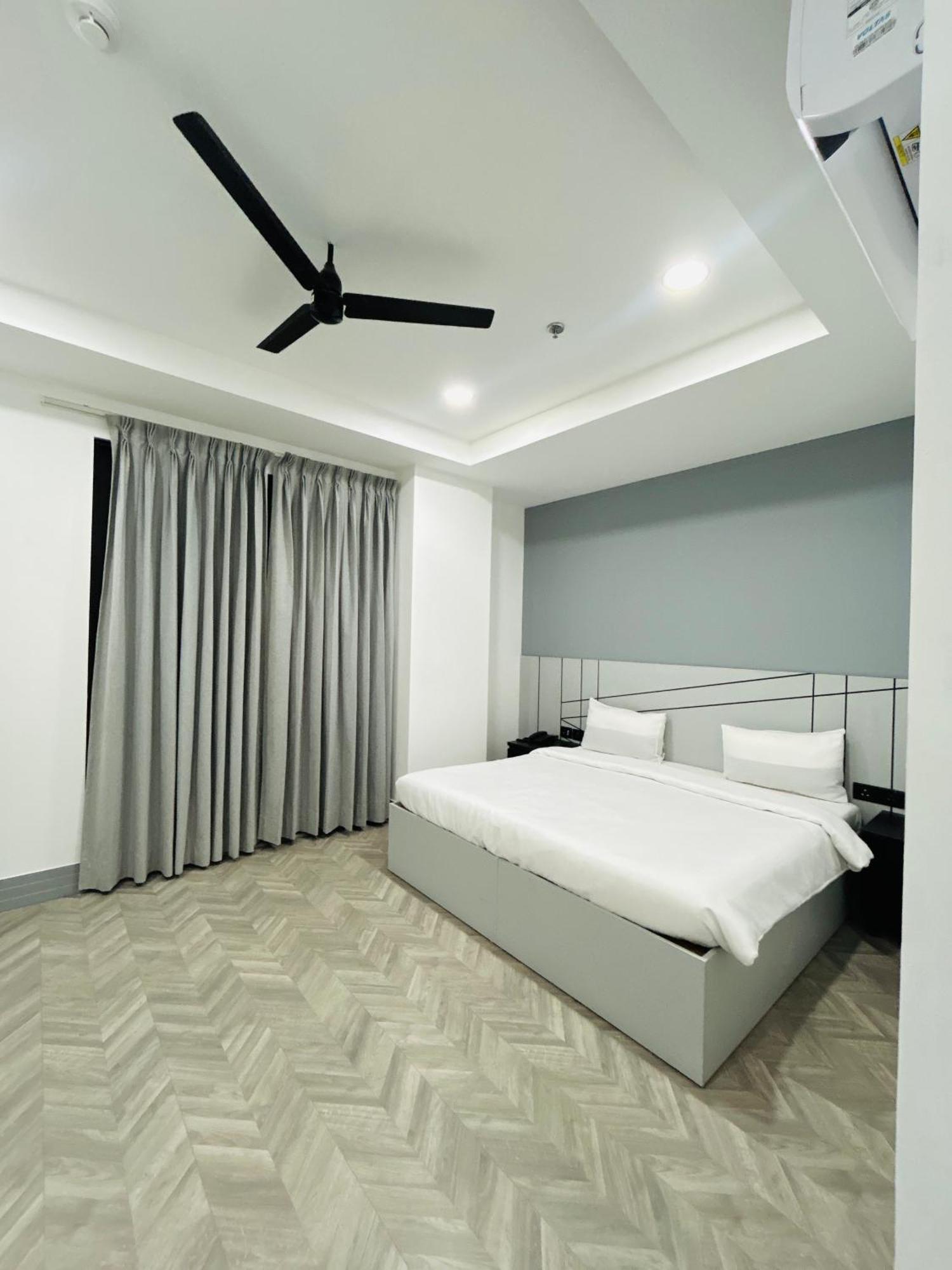 Bedchambers Serviced Apartment, Golf Course, Gurgaon Extérieur photo